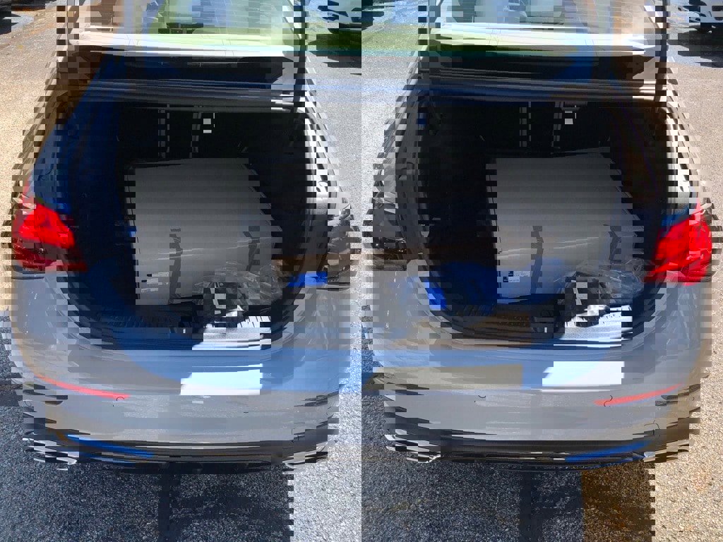 New 2026 Mercedes-Benz E 350 4MATIC Sedan image 38