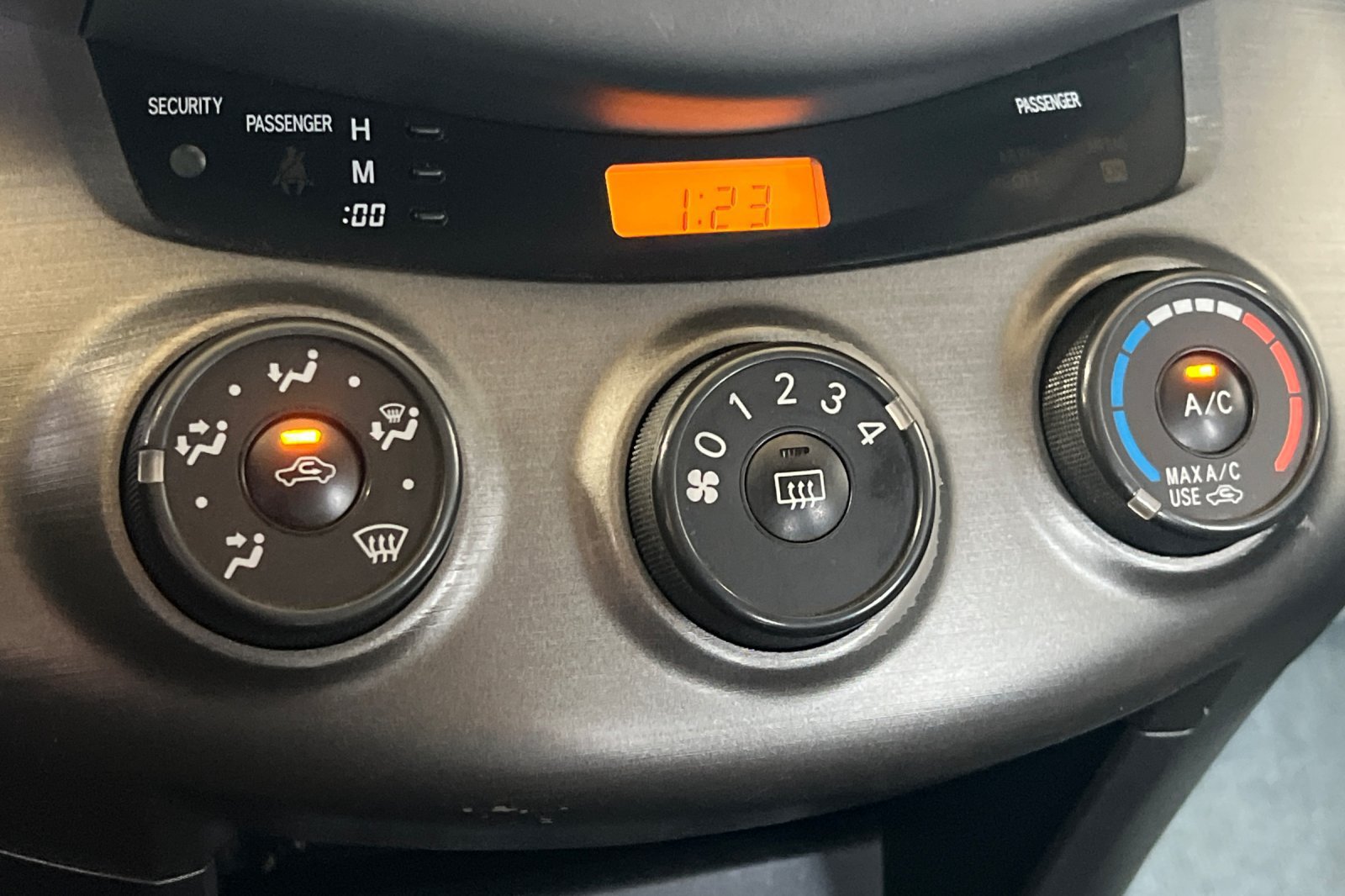Used 2012 Toyota RAV4 4WD V6 w/ Tow Prep Pkg image 21