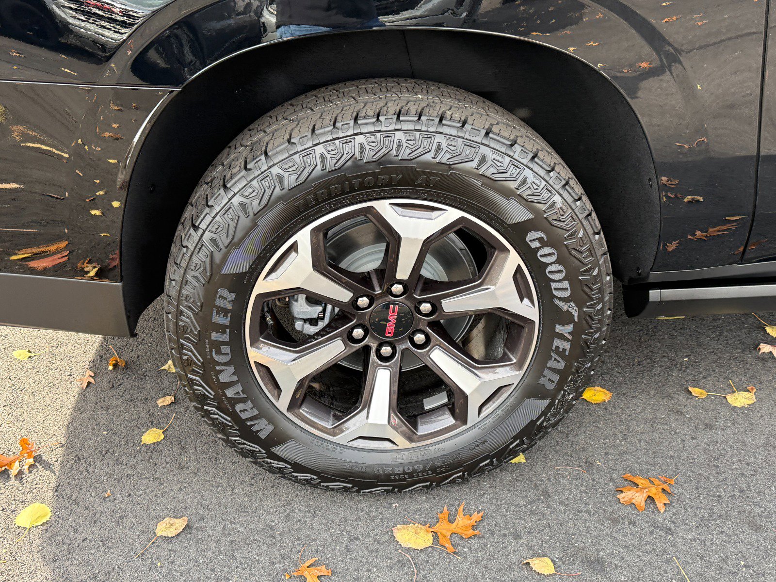 New 2026 GMC Yukon XL AT4 Ultimate w/ LPO, Floor Liner Package image 11