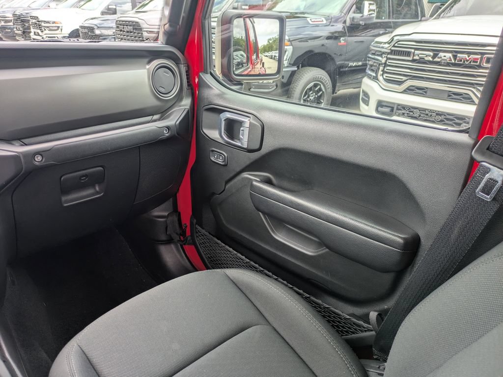 Used 2022 Jeep Gladiator Sport AWD/4WD image 18