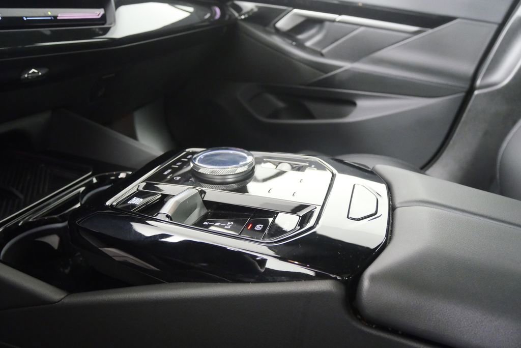 Certified 2024 BMW 530i image 24