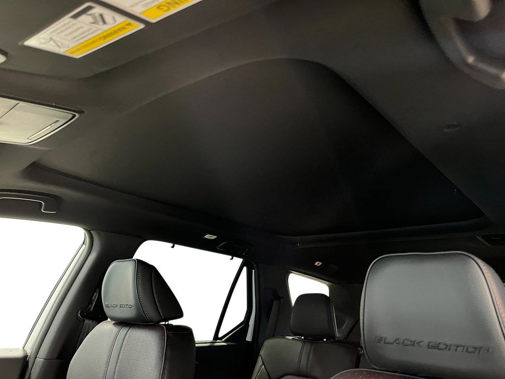 New 2025 Honda Pilot Black Edition image 16