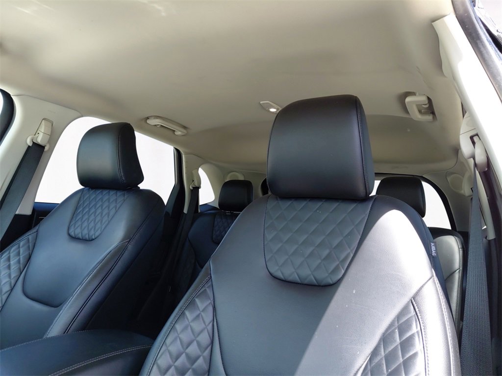 Used 2024 Ford Edge Titanium image 9