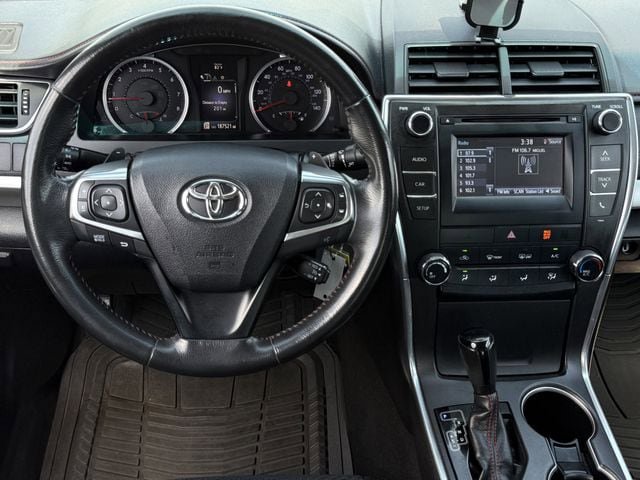 Used 2015 Toyota Camry SE FWD image 12