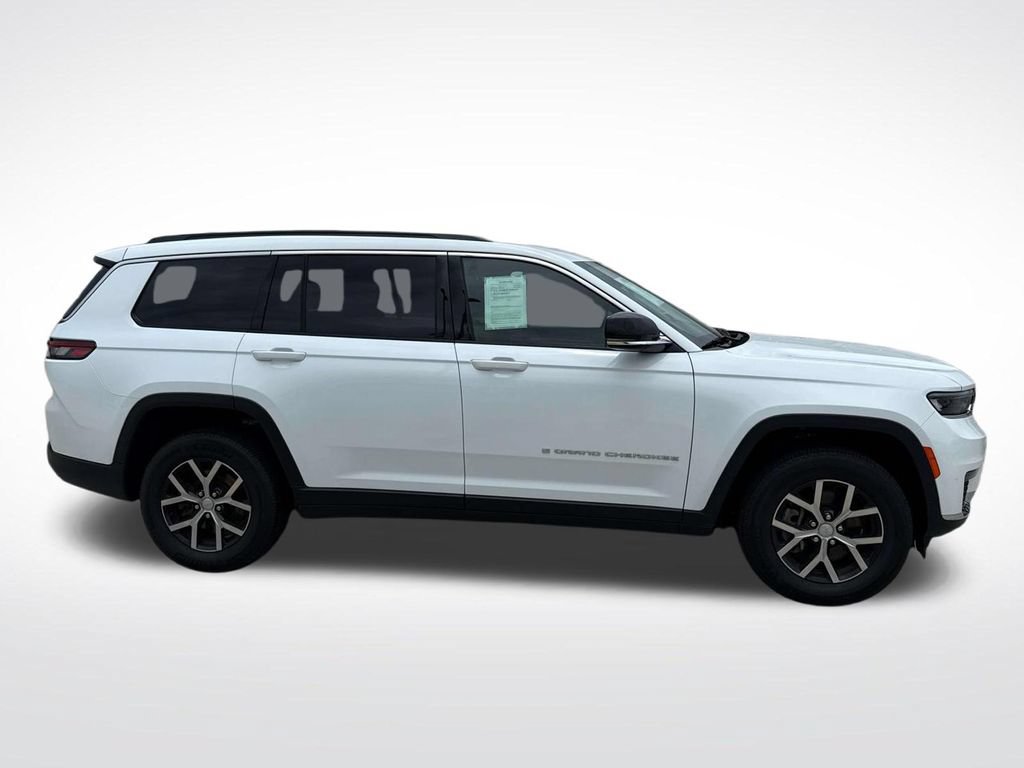 Used 2025 Jeep Grand Cherokee L Limited AWD/4WD image 11