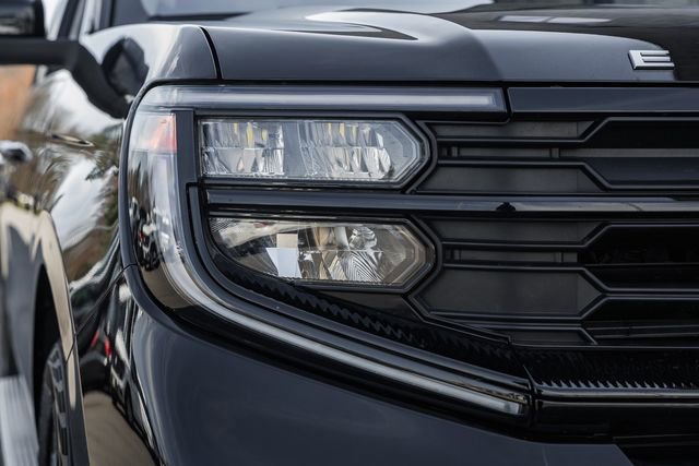 Used 2025 Ford Expedition Active image 22