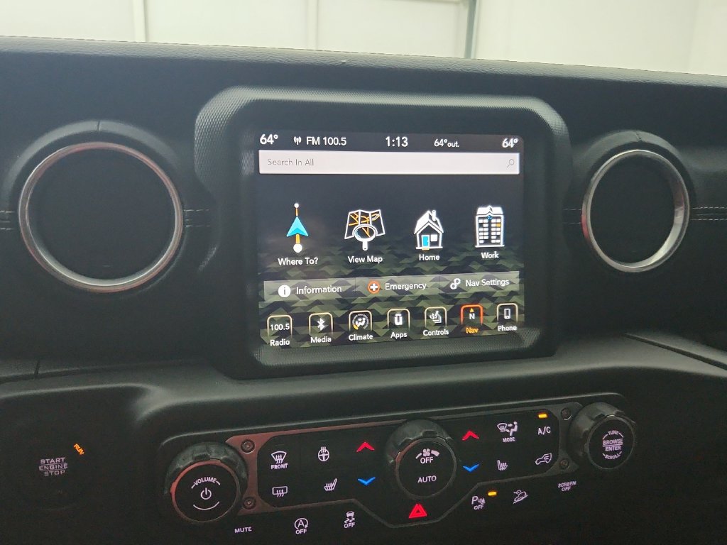 Used 2018 Jeep Wrangler Unlimited Sahara AWD/4WD image 28
