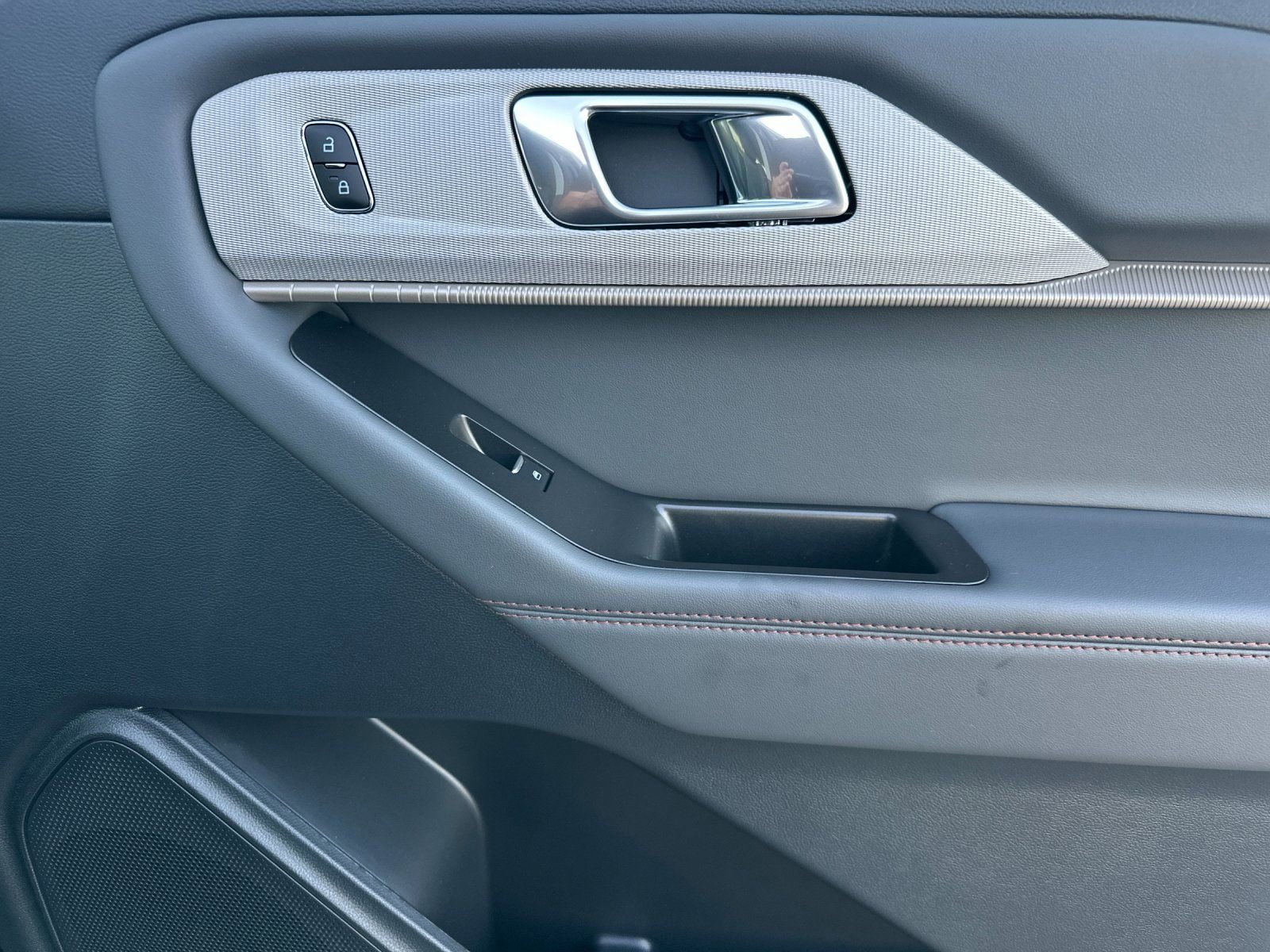 New 2026 Ford Explorer Active w/ Active Comfort Package RWD image 20