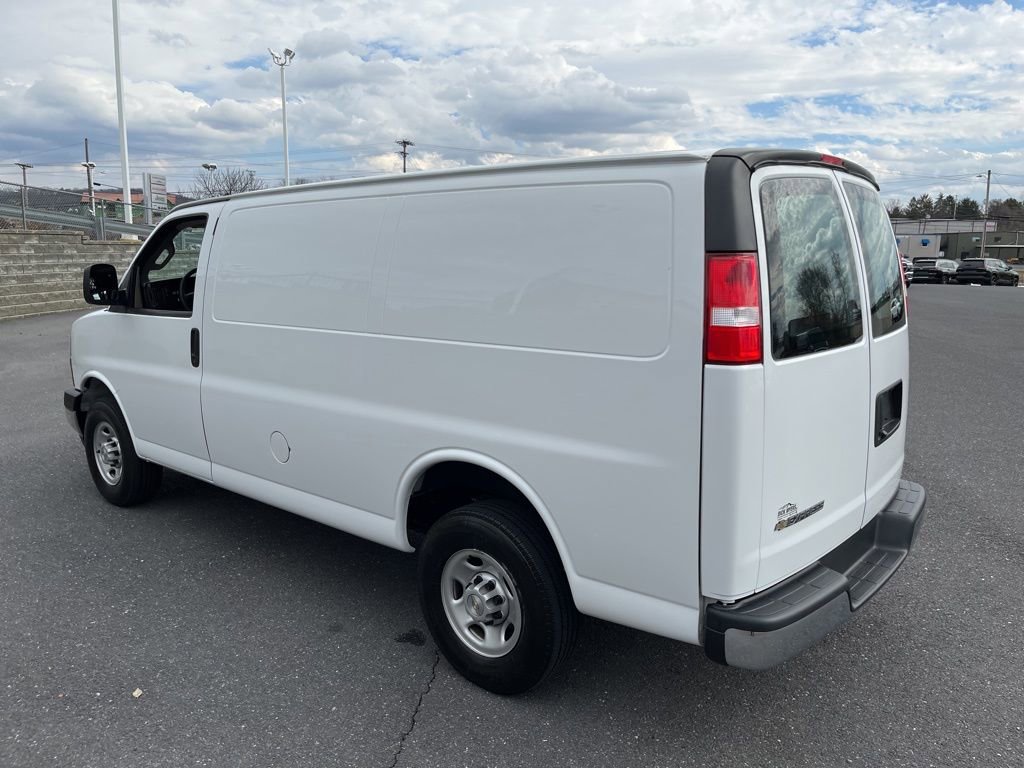 Used 2024 Chevrolet Express 2500 w/ Driver Convenience Package image 7