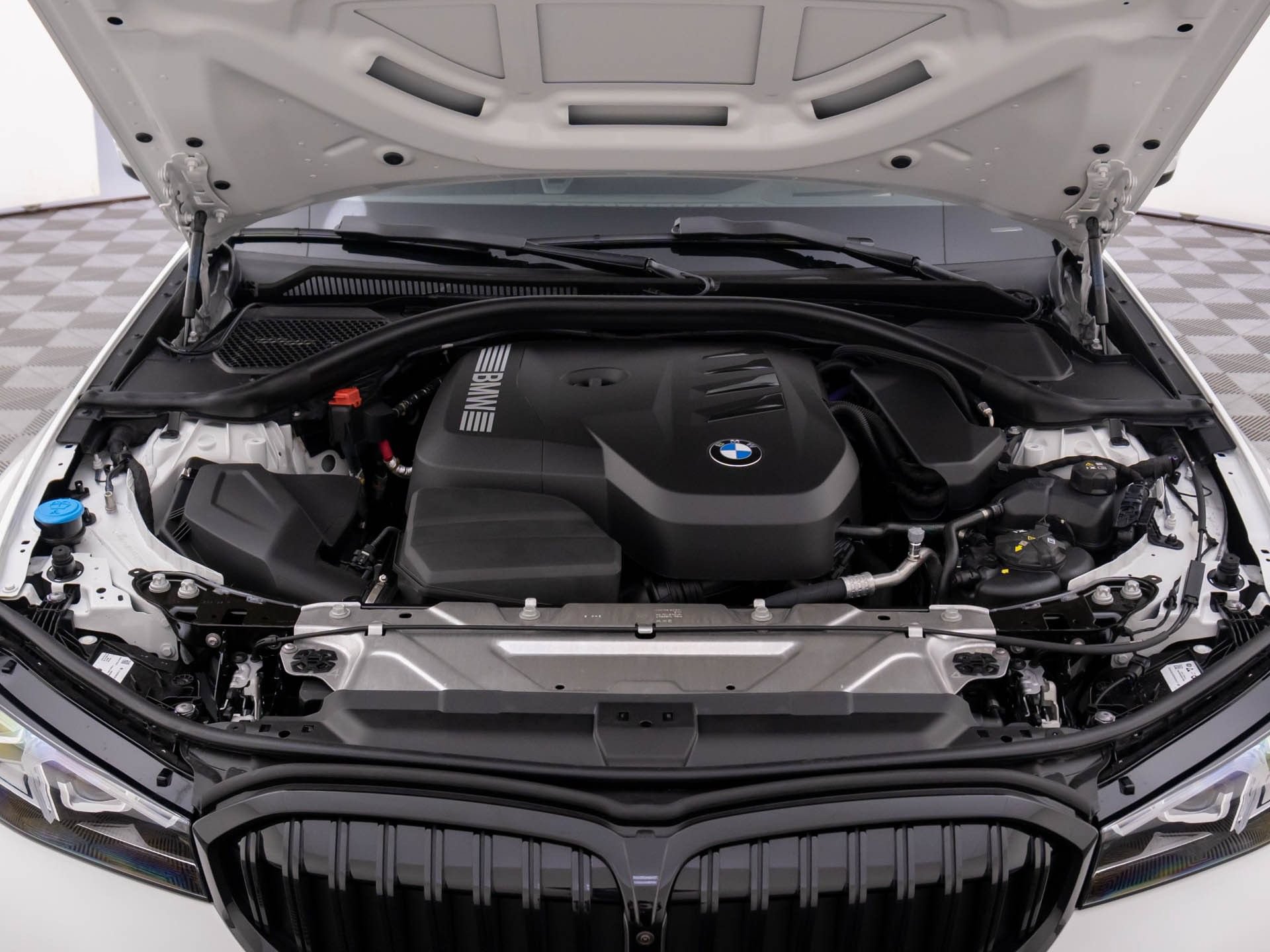 Used 2026 BMW 330i xDrive Sedan w/ M Sport Package AWD/4WD image 26