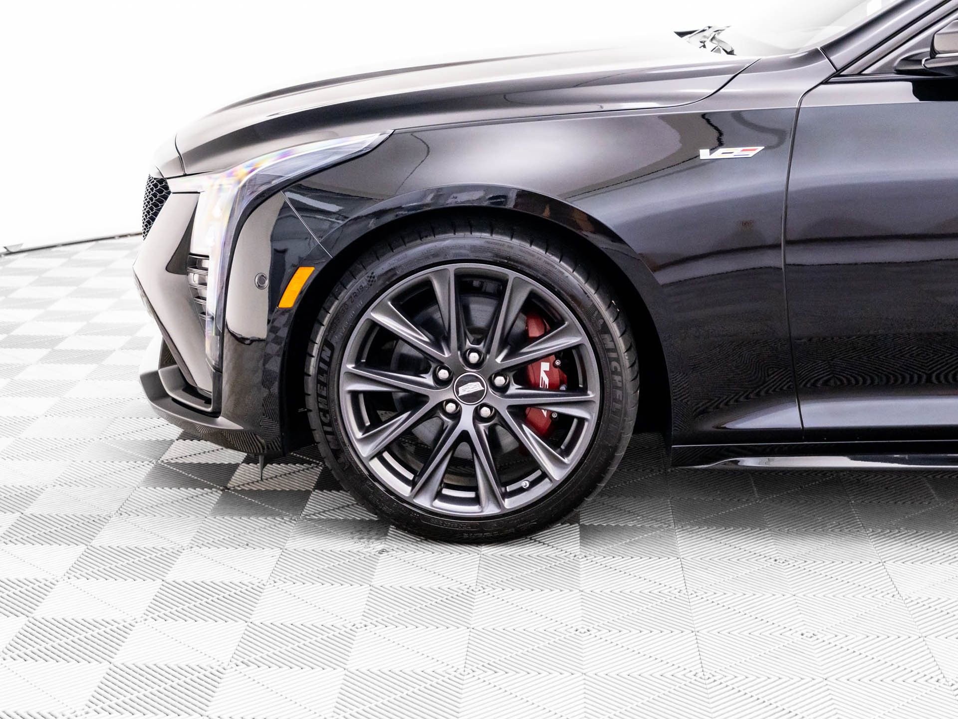 Used 2025 Cadillac CT5 V RWD image 39