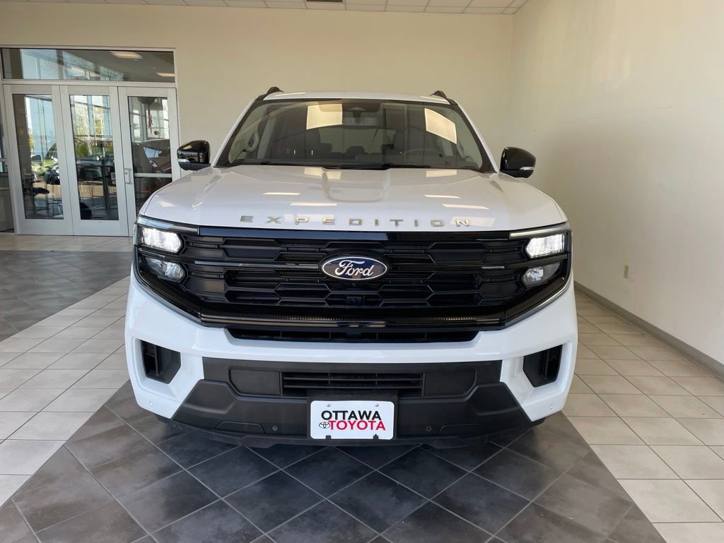 Used 2025 Ford Expedition Active AWD/4WD image 4