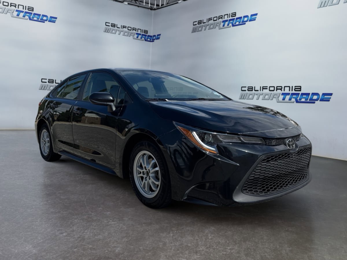 Used 2022 Toyota Corolla LE FWD image 3