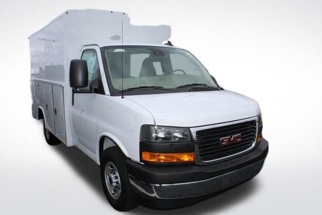 New 2024 GMC Savana 3500 w/ Power Convenience Package RWD image 1