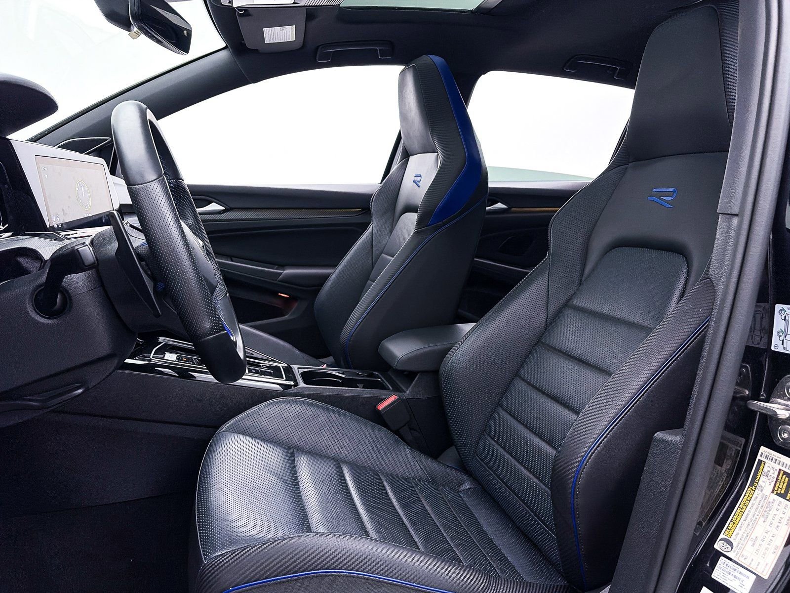 Used 2024 Volkswagen Golf R image 19