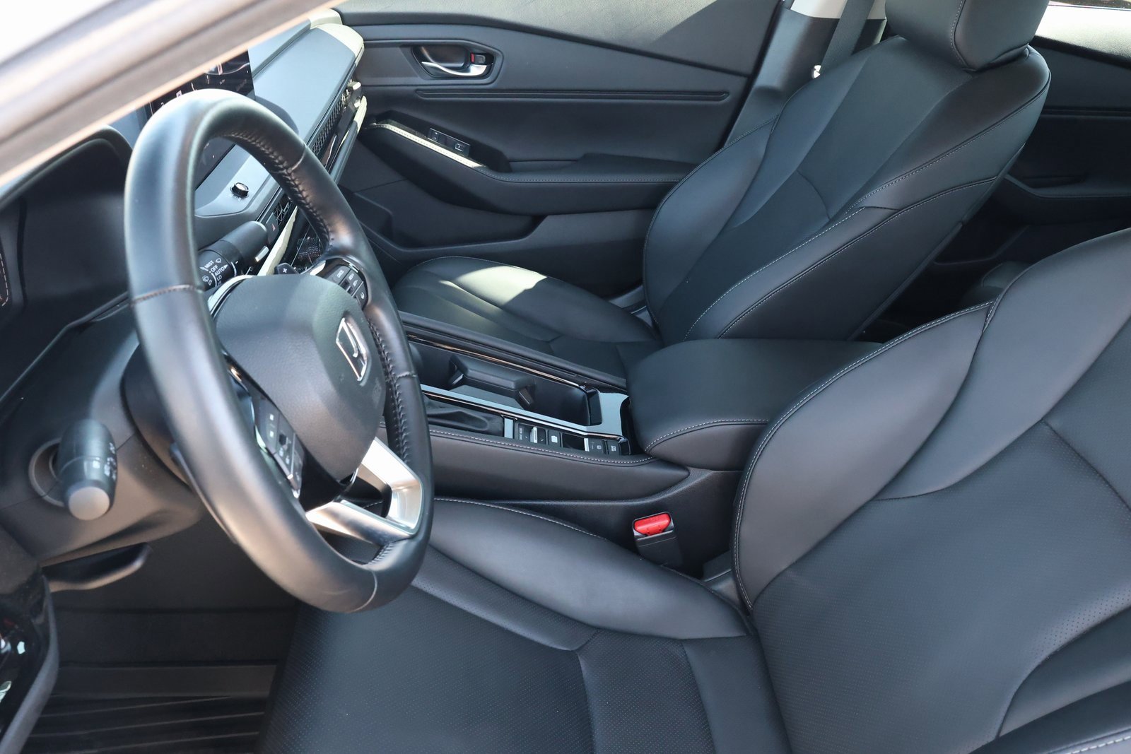 Used 2023 Honda Accord Touring image 16