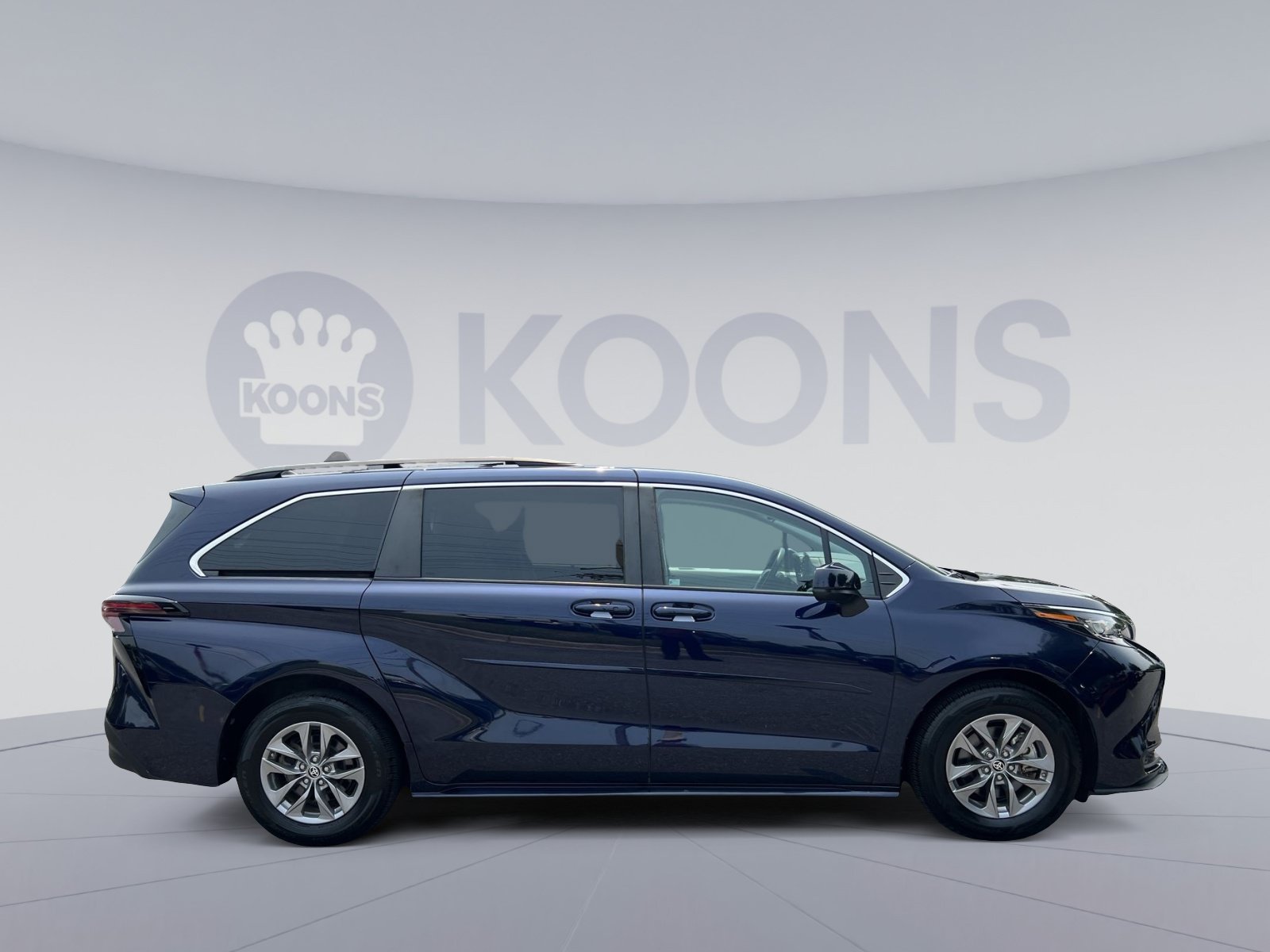 Used 2023 Toyota Sienna LE AWD/4WD image 8