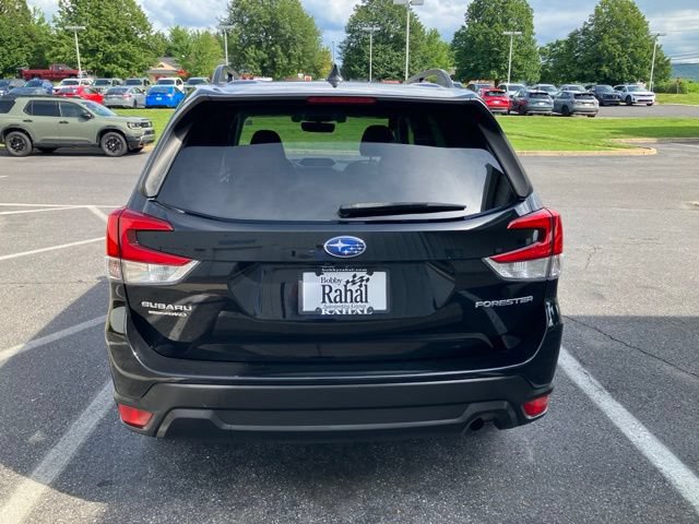 Used 2021 Subaru Forester Premium AWD/4WD image 7