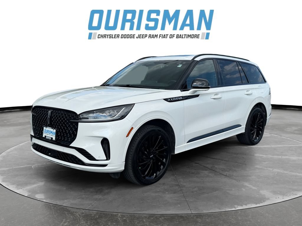 Used 2025 Lincoln Aviator Reserve w/ Jet Appearance Package AWD/4WD image 2
