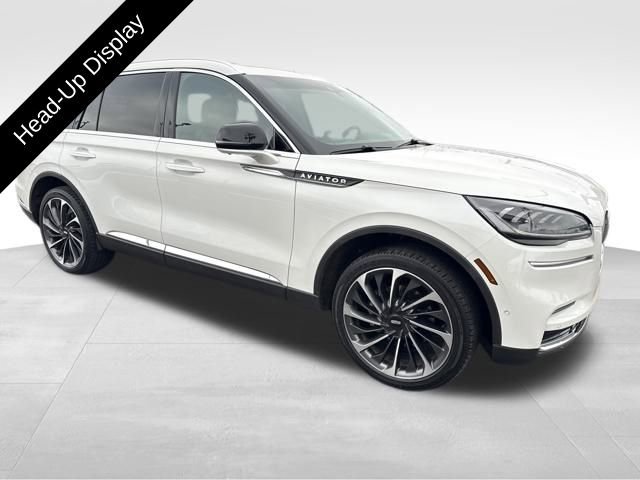 Certified 2023 Lincoln Aviator Reserve w/ Equipment Group 201A image 10