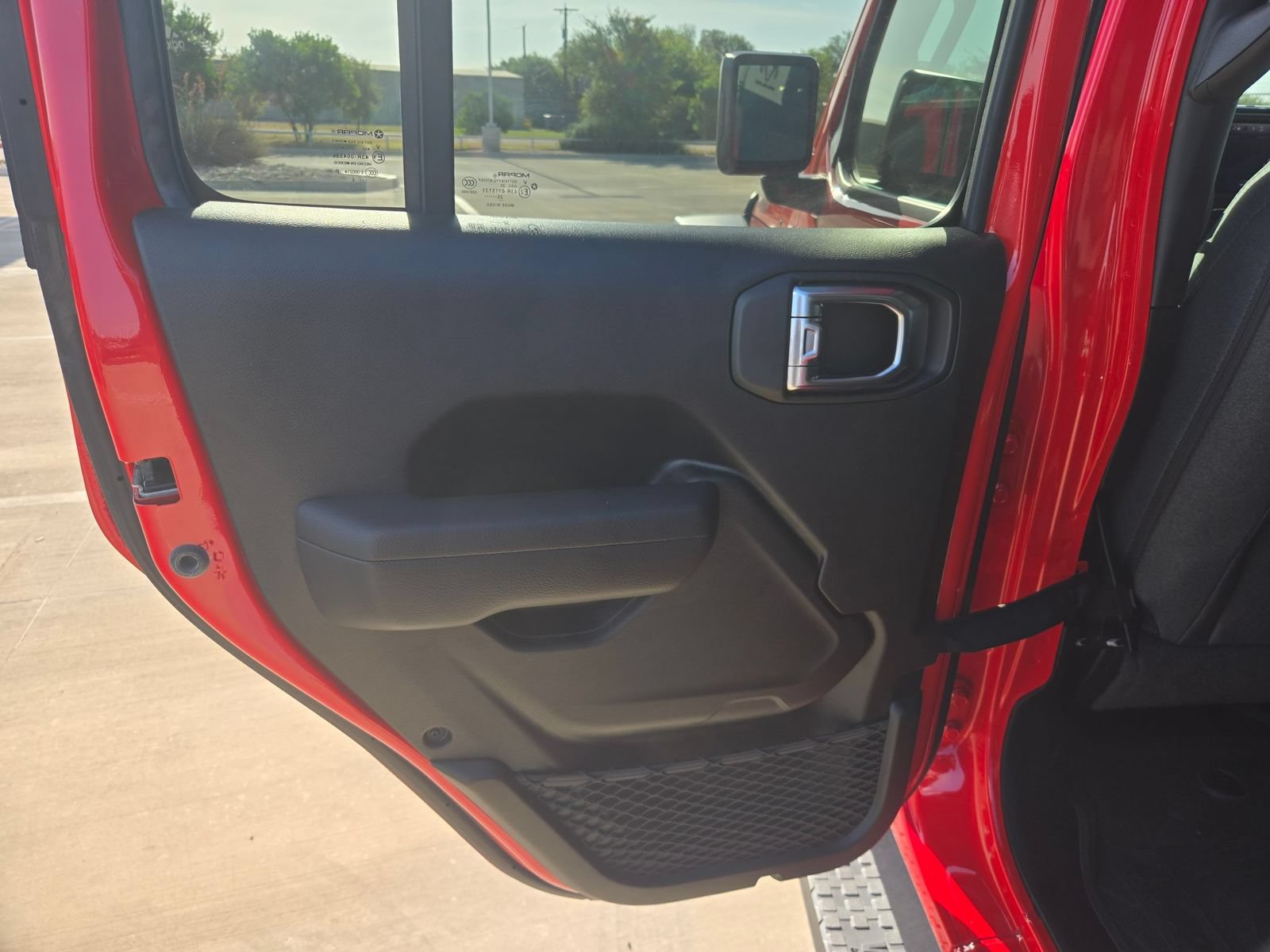 Used 2025 Jeep Wrangler Unlimited Sport AWD/4WD image 14