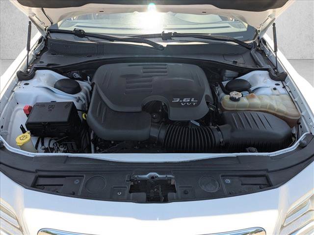 Used 2012 Chrysler 300 Limited RWD image 21