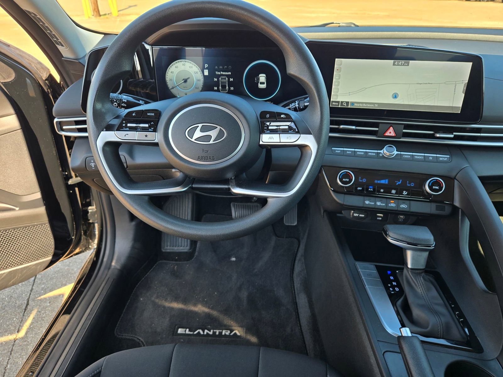 Used 2024 Hyundai Elantra SEL FWD image 9