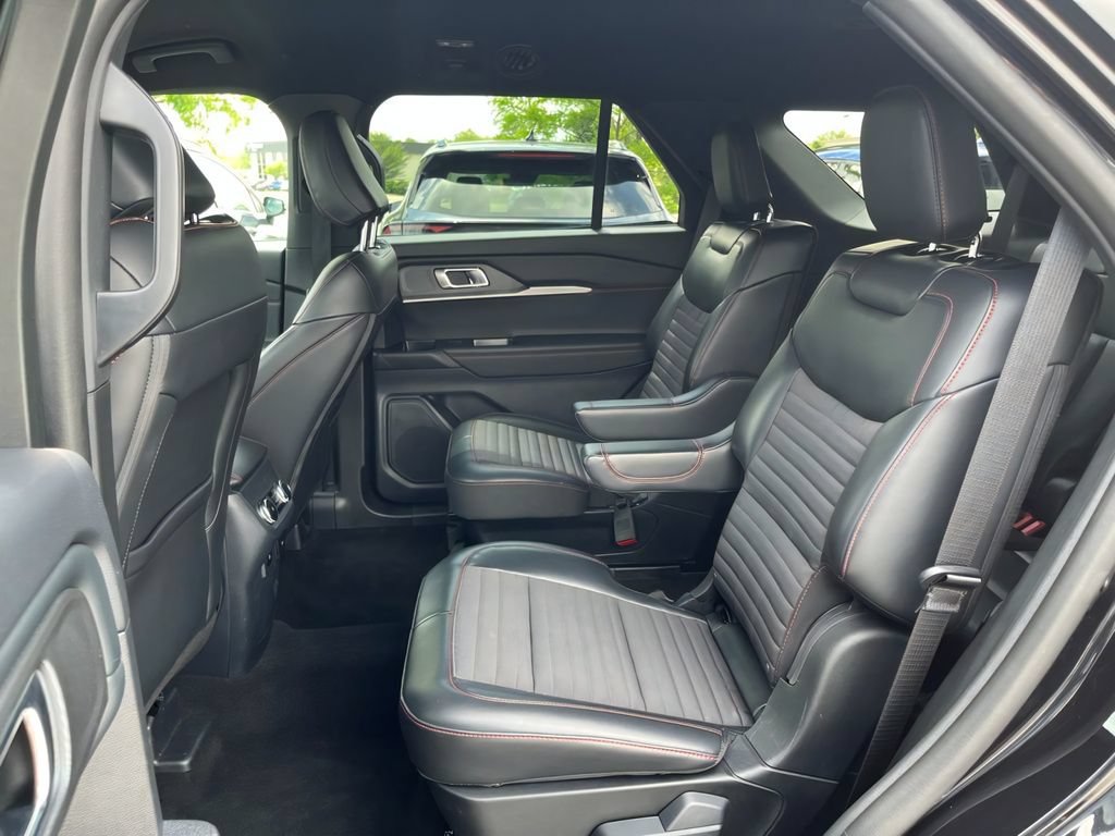 Used 2025 Ford Explorer ST-Line AWD/4WD image 22