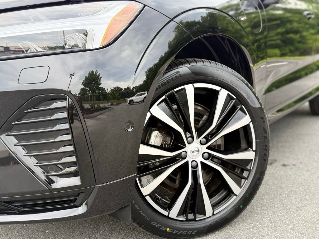 Used 2023 Volvo XC60 T8 Plus w/ Climate Package AWD/4WD image 2