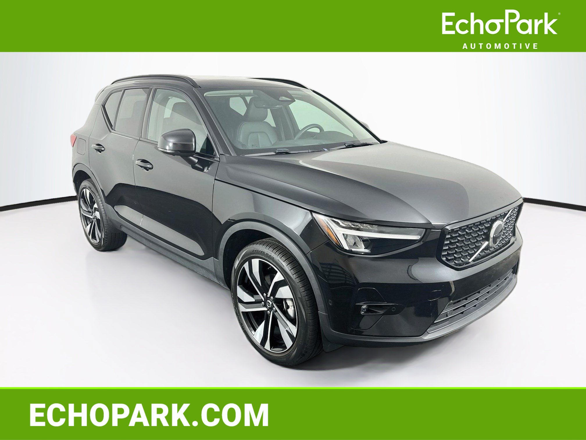 Used 2024 Volvo XC40 B5 Plus w/ Protection Package Premier AWD/4WD image 1