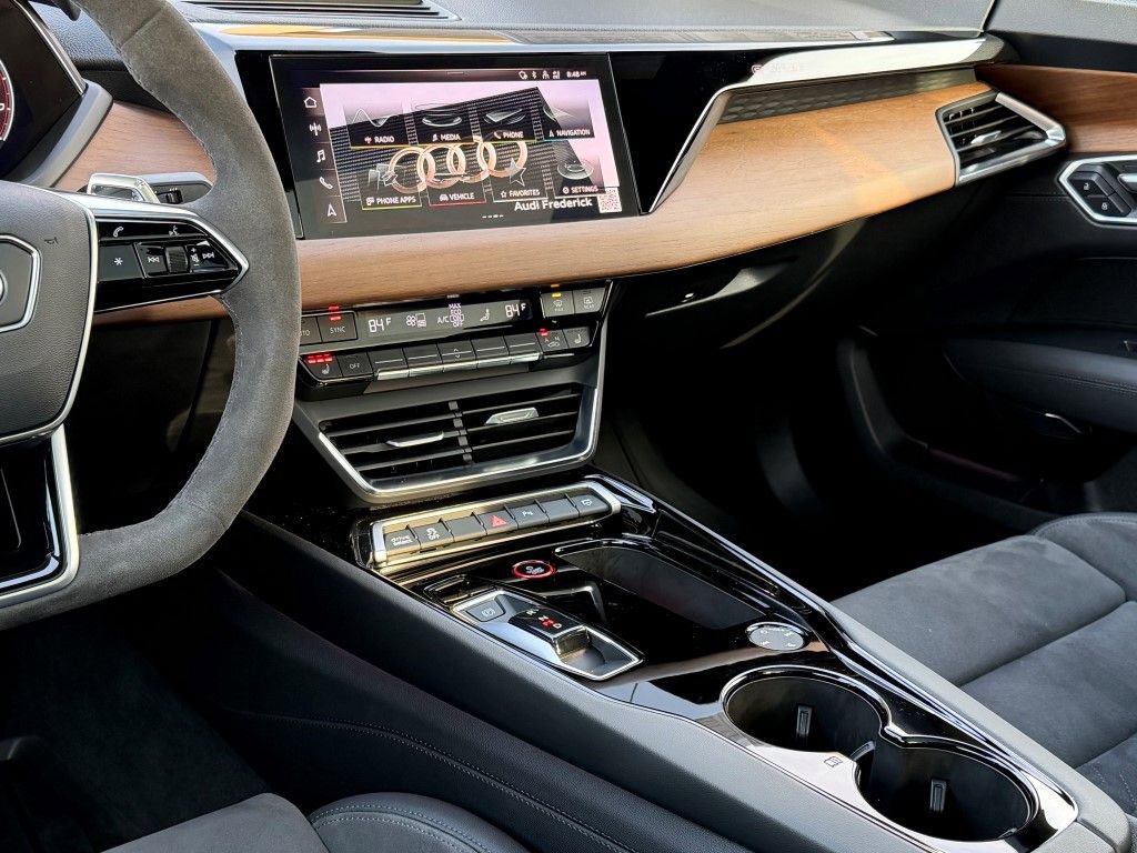 Certified 2023 Audi e-tron GT Premium Plus image 22