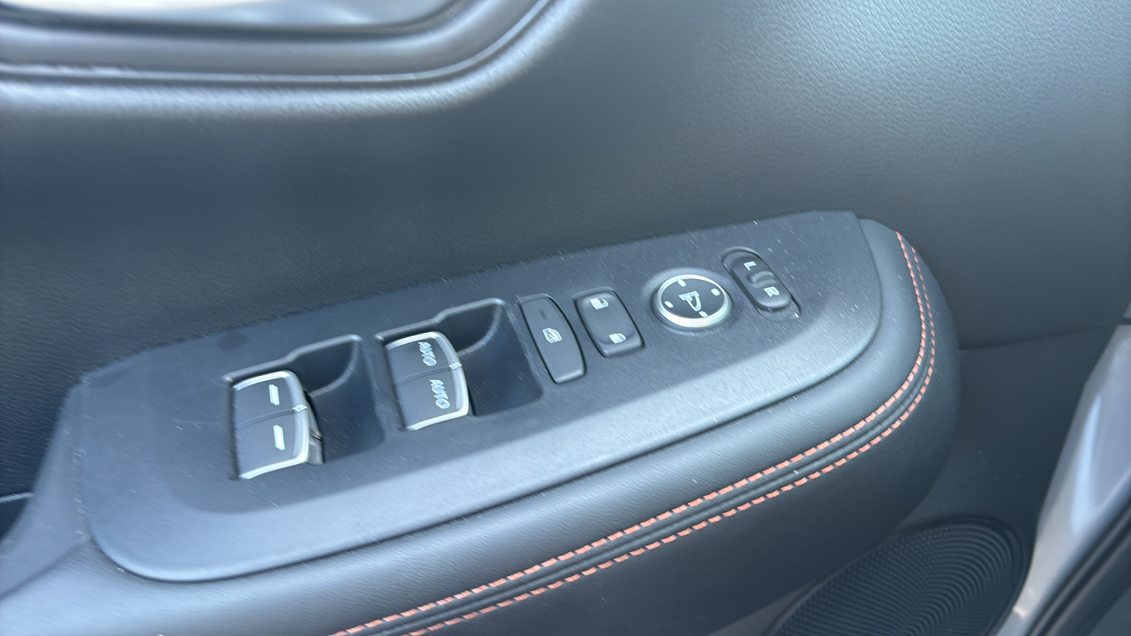 Certified 2025 Honda HR-V Sport image 22