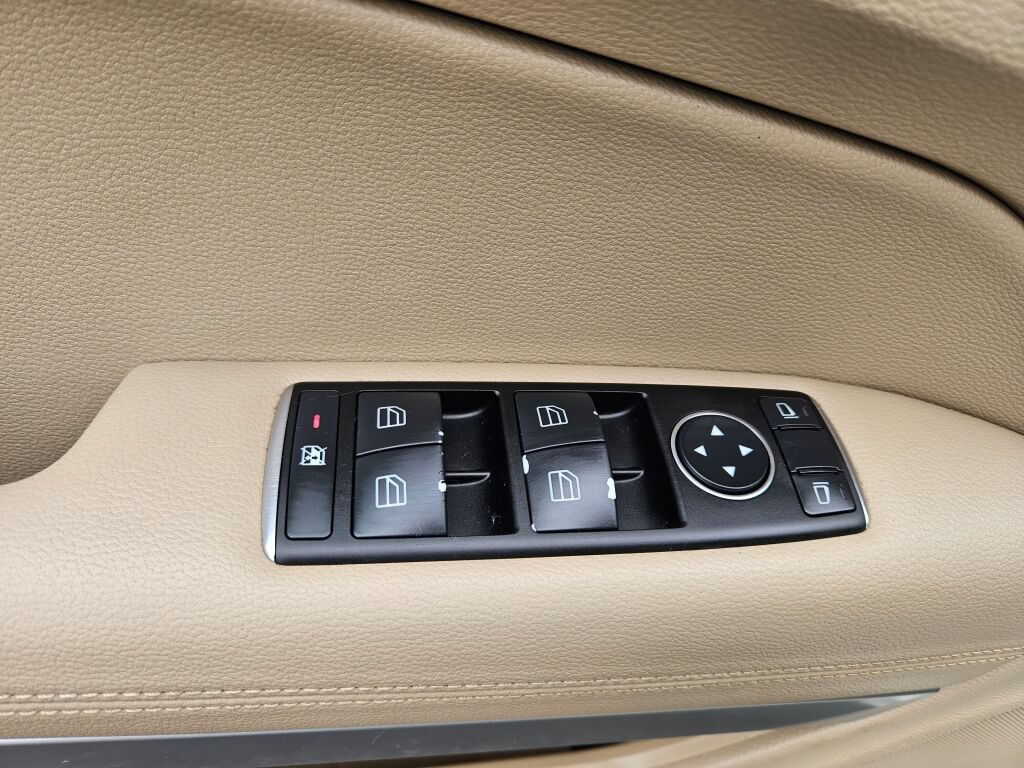 Used 2012 Mercedes-Benz E 350 4MATIC Coupe w/ Premium 1 Pkg image 16
