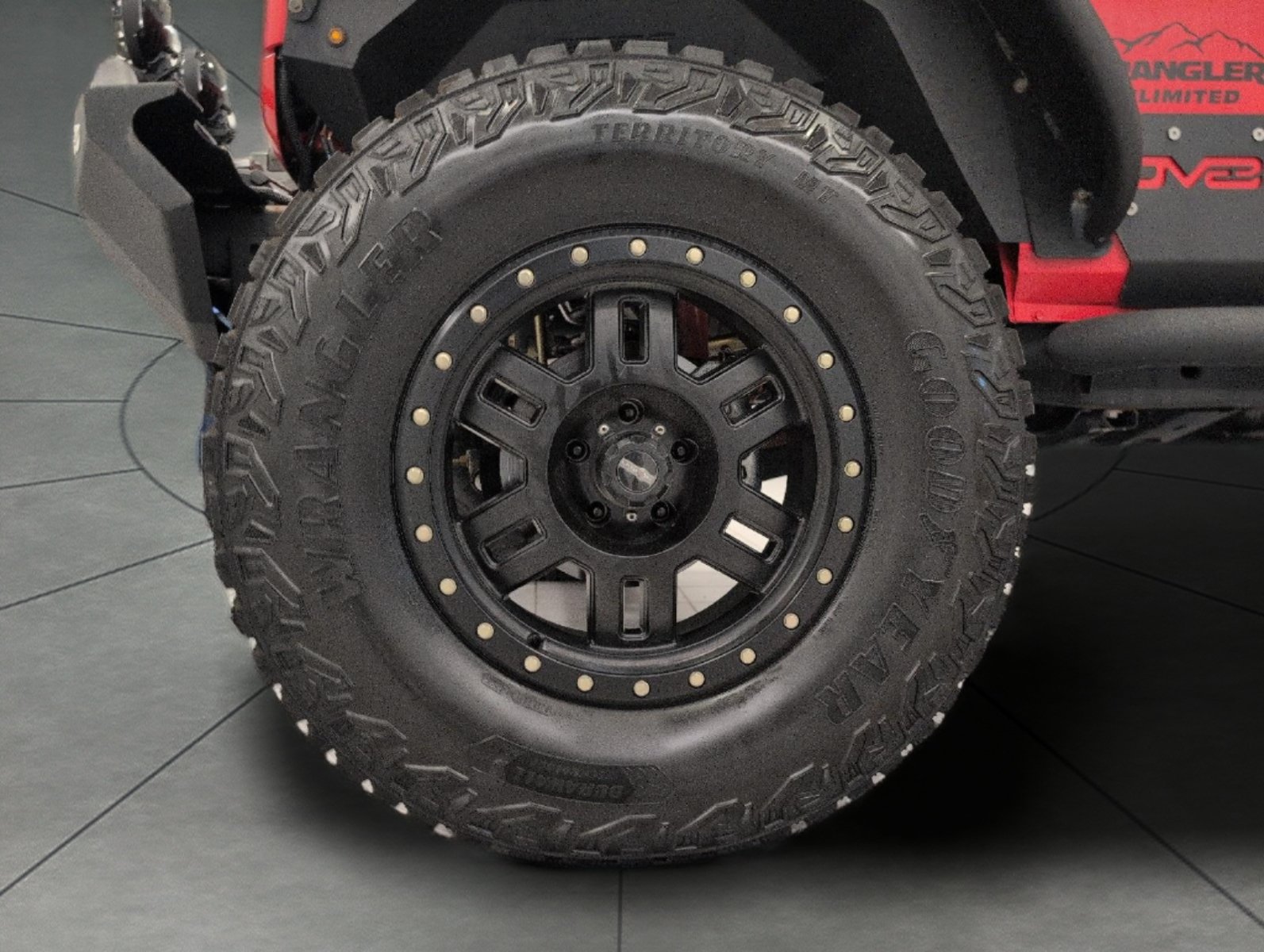Used 2017 Jeep Wrangler Unlimited Sahara AWD/4WD image 4