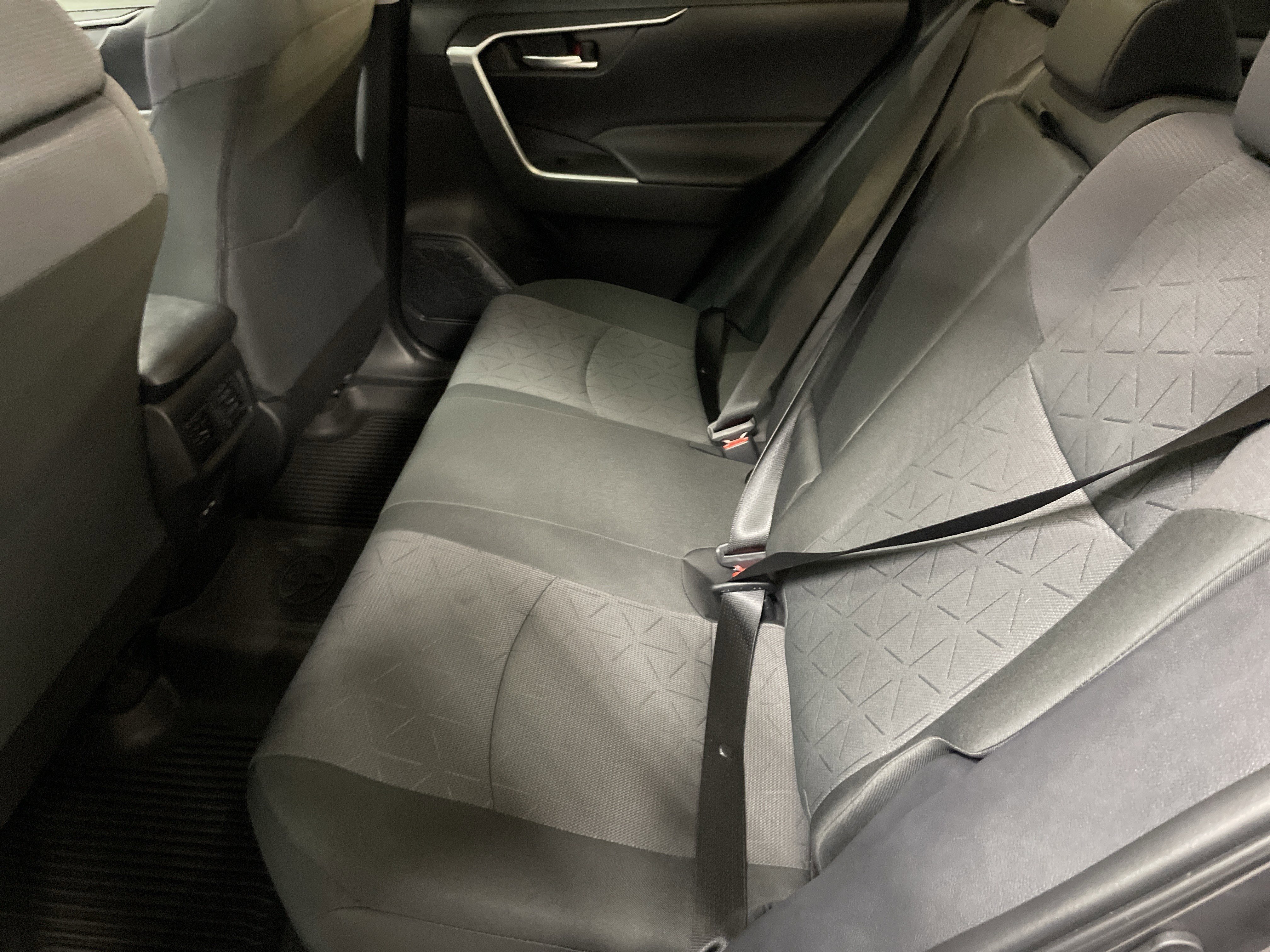Certified 2025 Toyota RAV4 XLE w/ Convenience Package FWD image 32