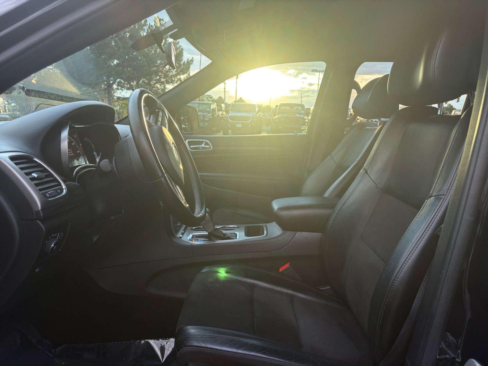 Used 2021 Jeep Grand Cherokee Laredo X AWD/4WD image 12