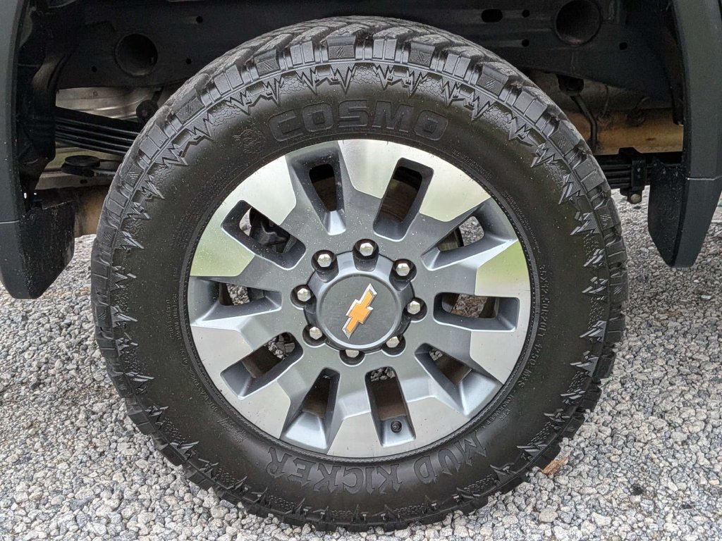 Used 2023 Chevrolet Silverado 2500 LT AWD/4WD image 11