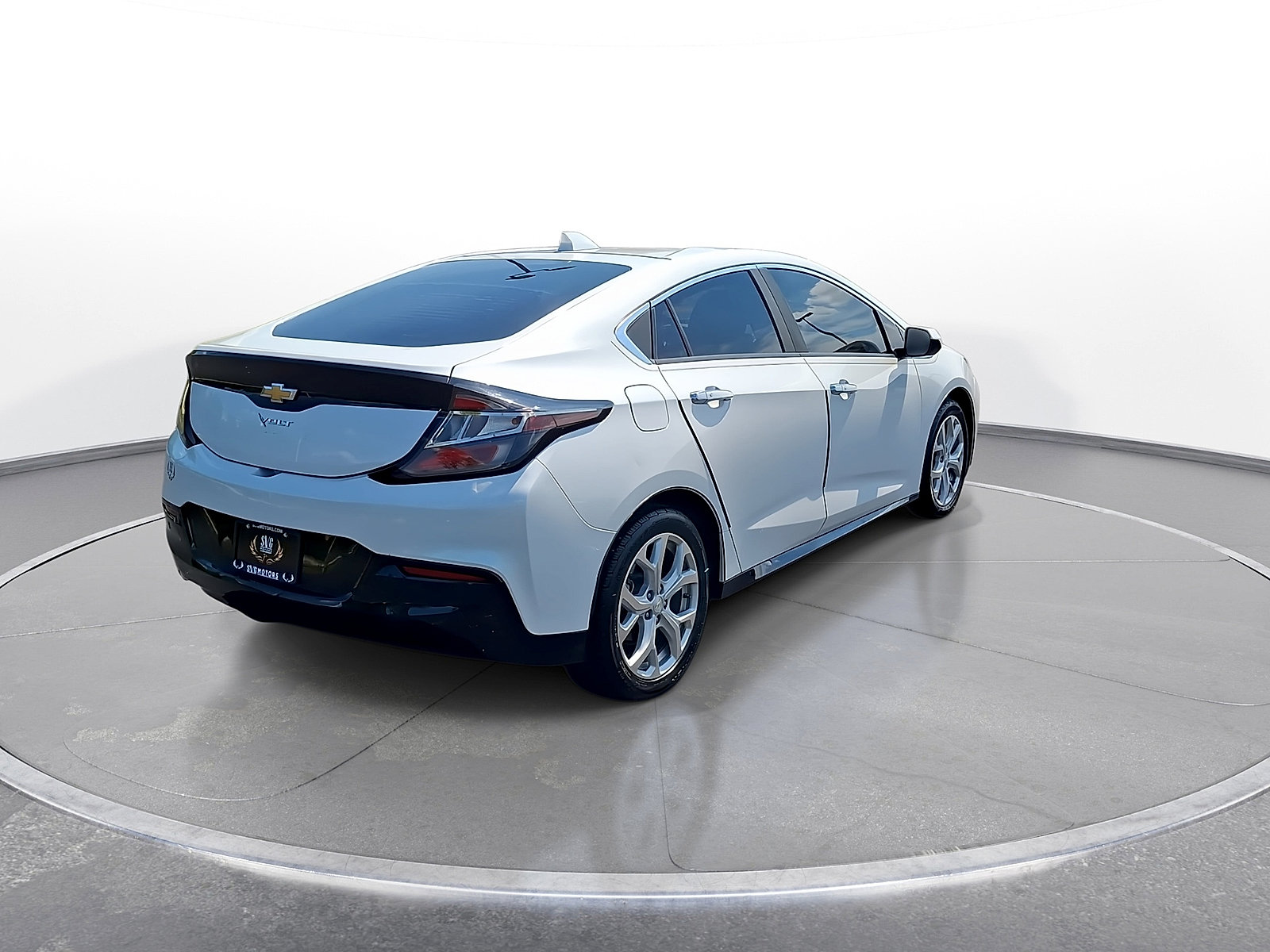 Used 2017 Chevrolet Volt Premier w/ Driver Confidence II Package FWD image 8