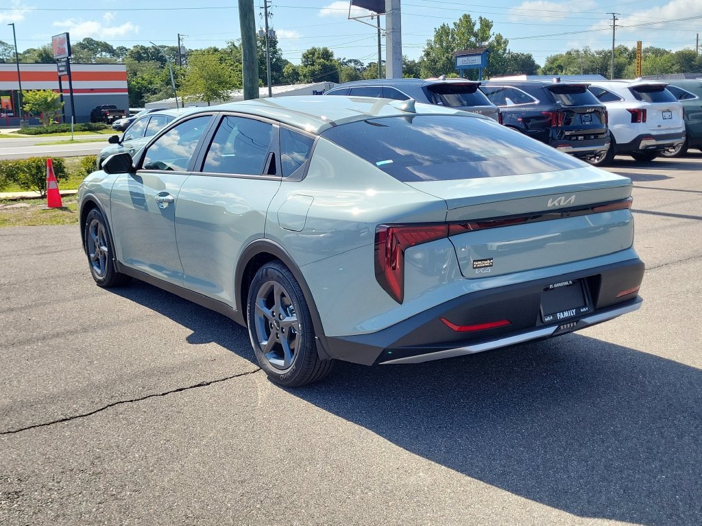 New 2026 Kia K4 FWD image 4