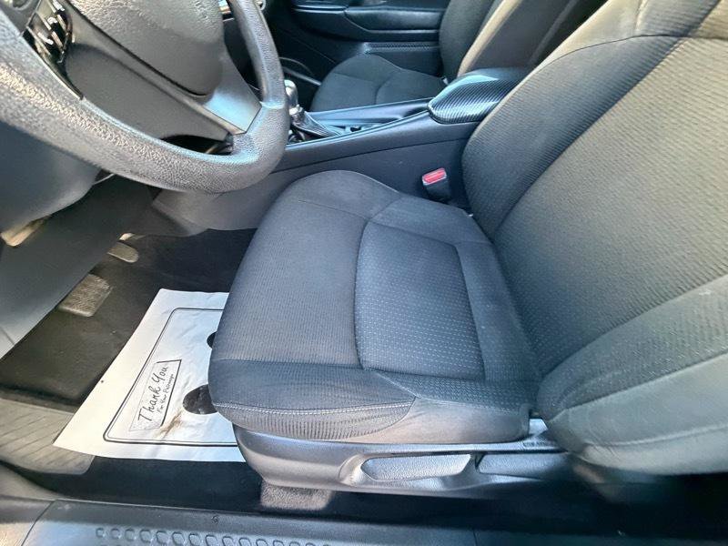 Used 2019 Toyota C-HR LE FWD image 28