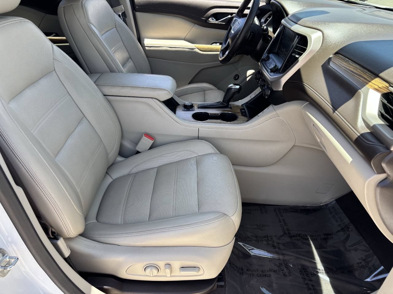 Used 2019 GMC Acadia Denali w/ Technology Package FWD image 9