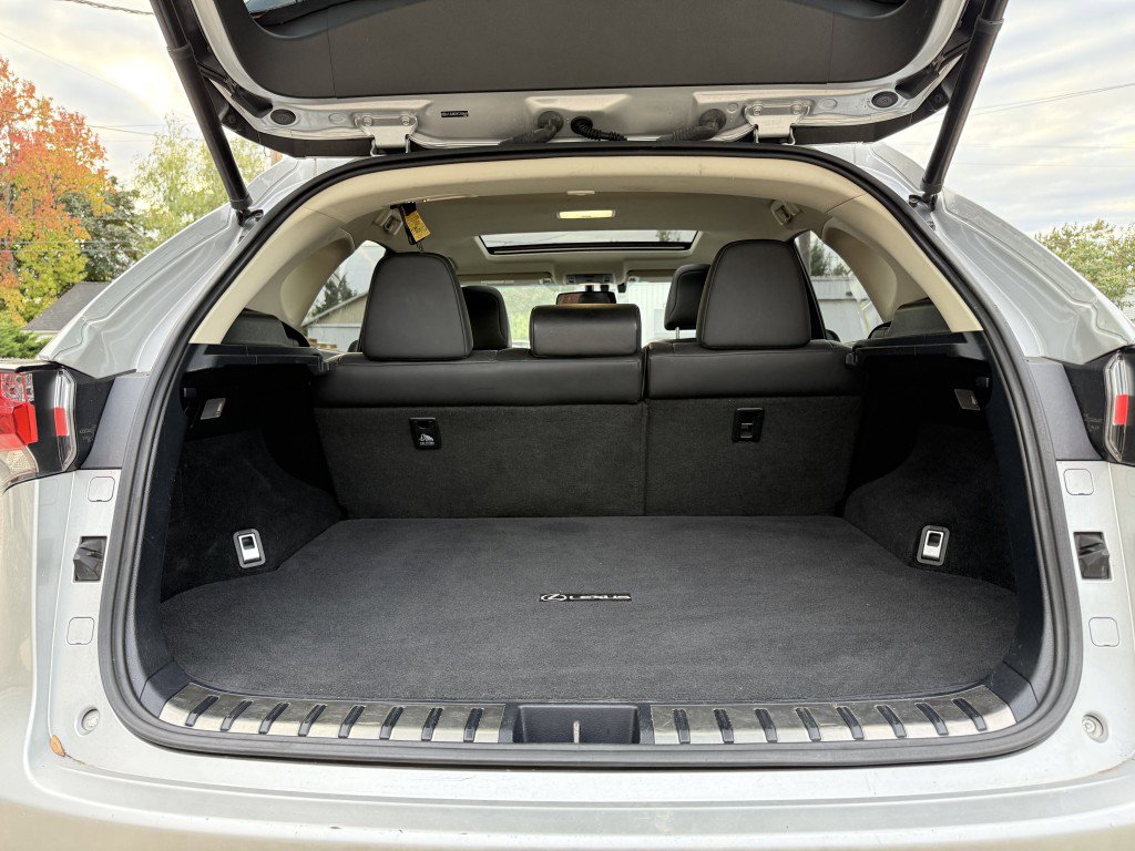 Used 2015 Lexus NX 300h AWD image 30