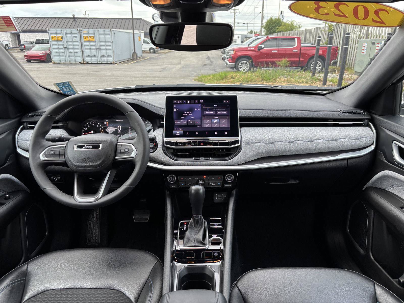 Used 2023 Jeep Compass Latitude w/ Convenience Group AWD/4WD image 11