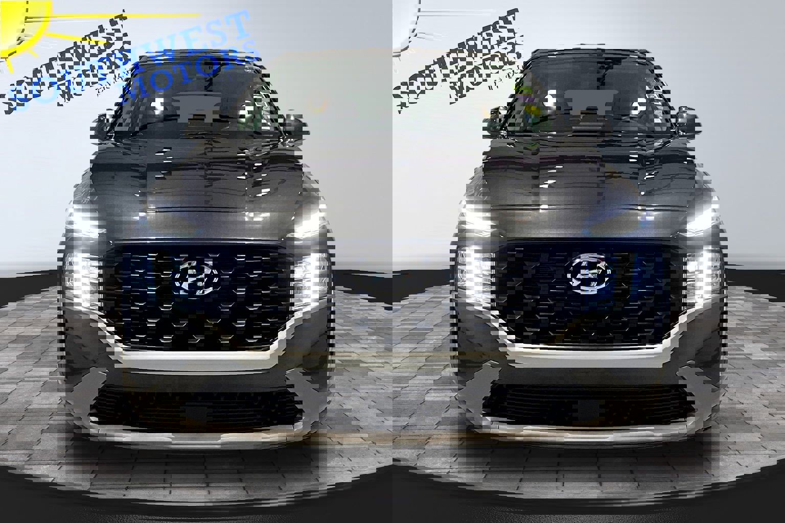 Used 2023 Hyundai Santa Fe SE image 2