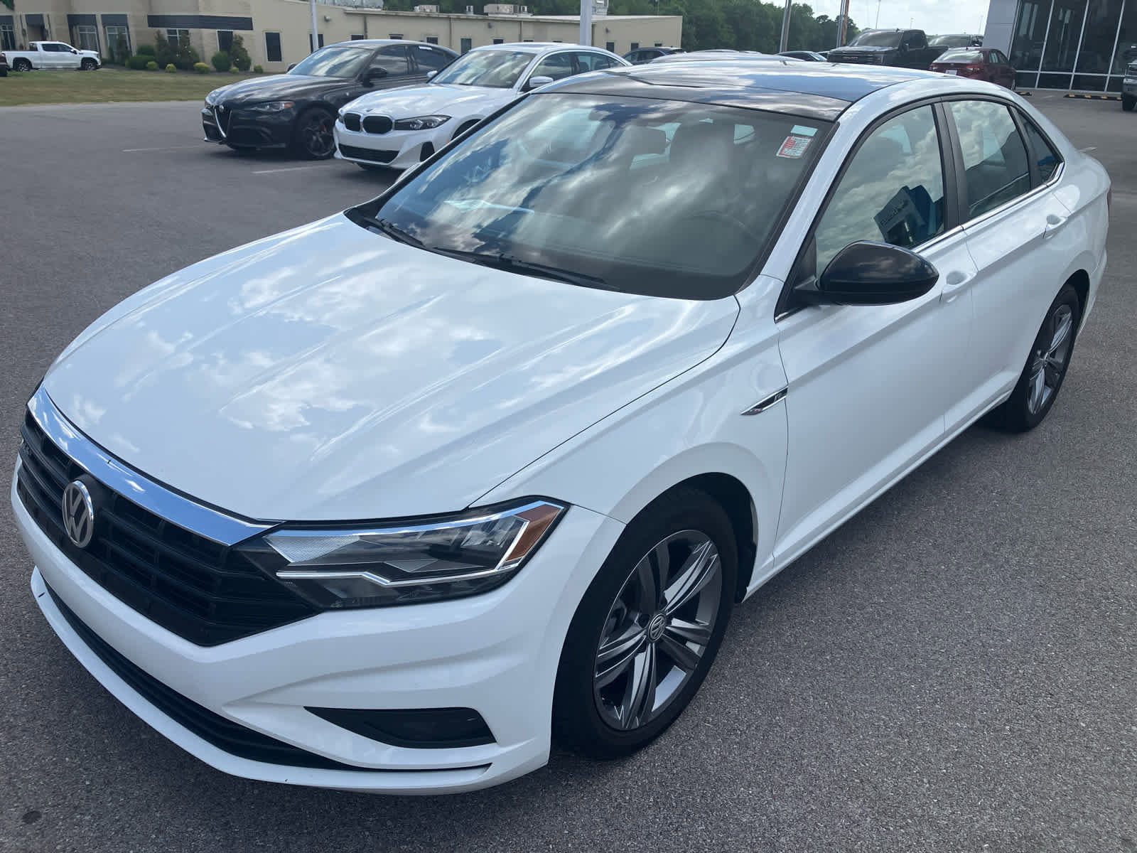 Used 2021 Volkswagen Jetta R-Line FWD image 3