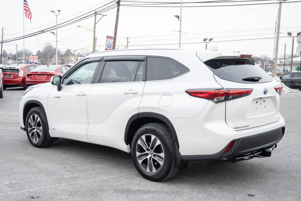 Used 2021 Toyota Highlander XLE image 7