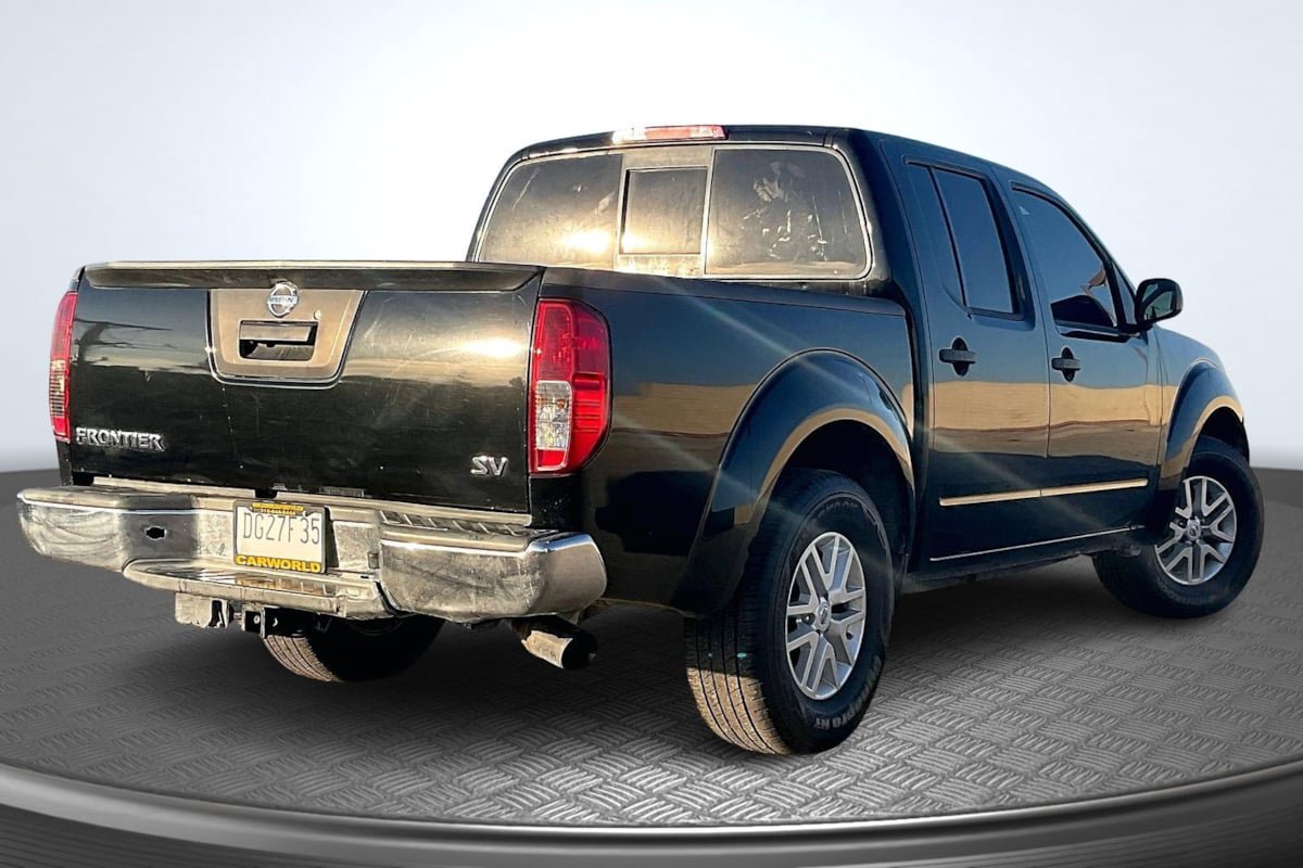 Used 2018 Nissan Frontier SV RWD image 11