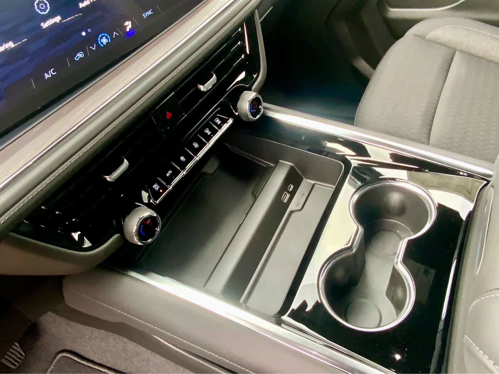 New 2026 Chevrolet Suburban LS AWD/4WD image 44
