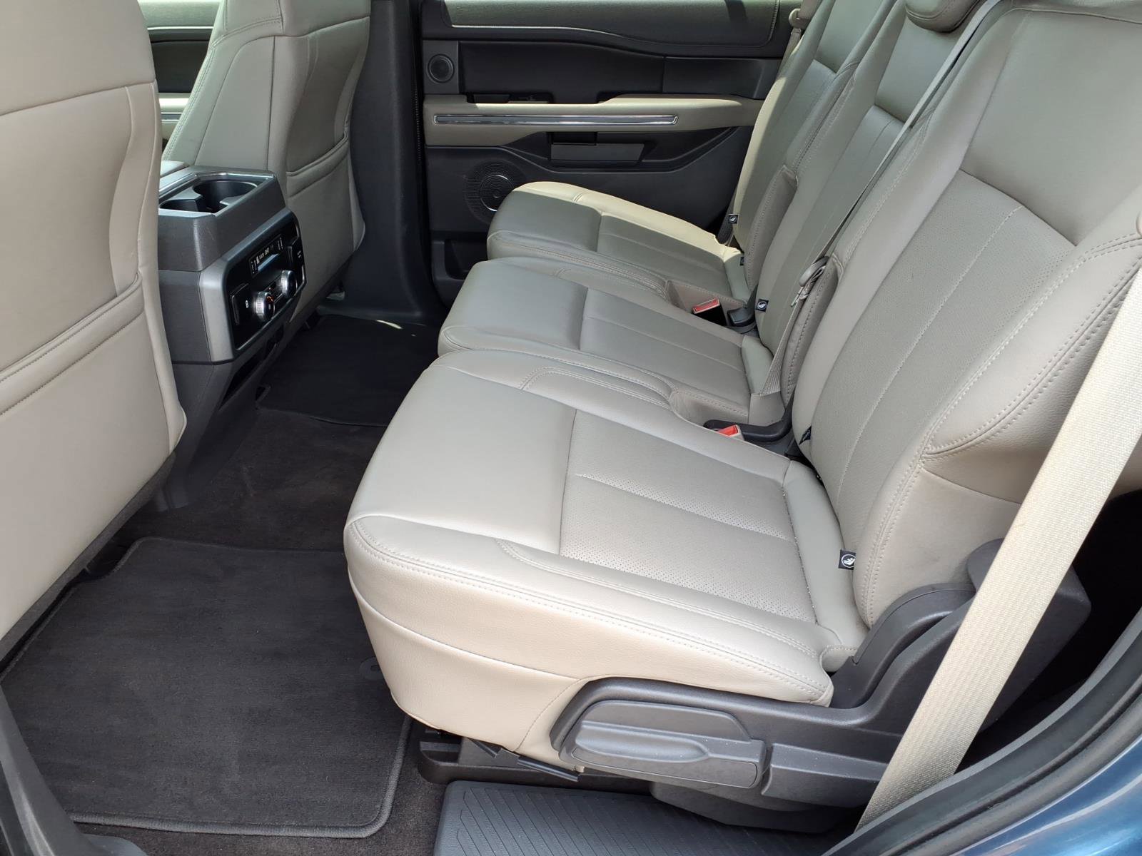 Used 2019 Ford Expedition XLT w/ Equipment Group 202A RWD image 21