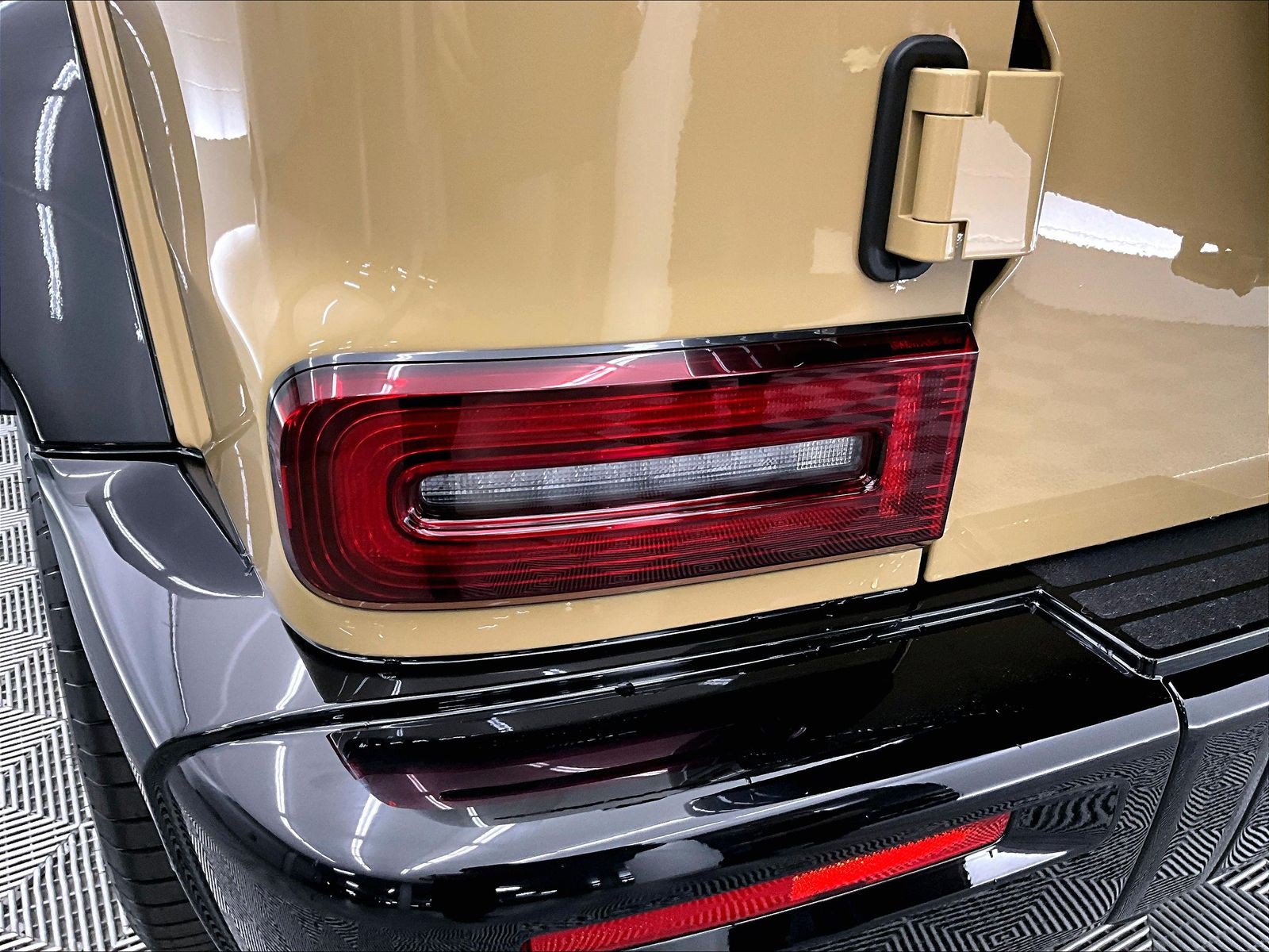 New 2027 Mercedes-Benz G 63 AMG 4MATIC image 12